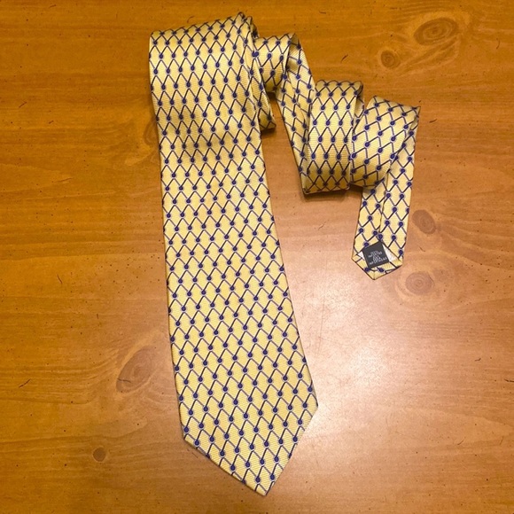 American Traditions Men’s 100% Silk Yellow Chain Print Neck Tie USA - Picture 1 of 6